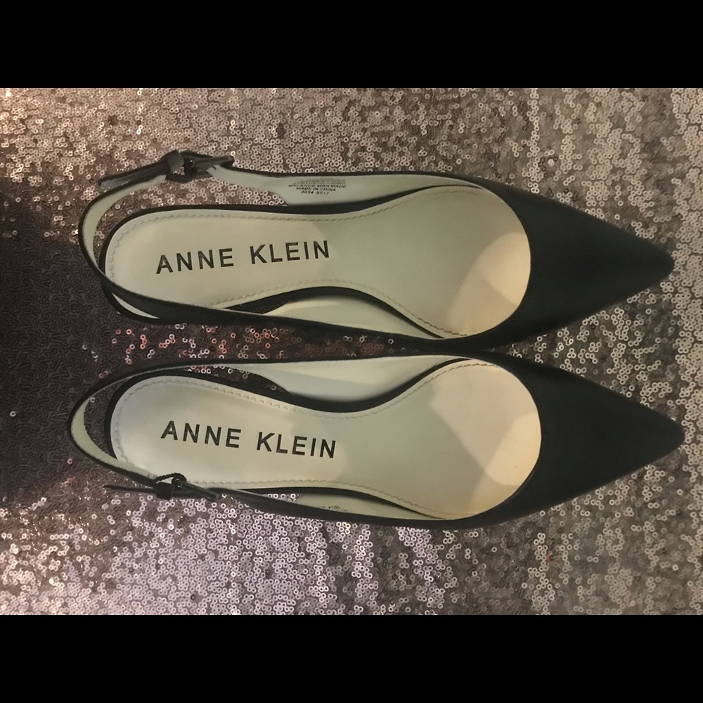 Anne Klein Expert Slingback Pump (Black)